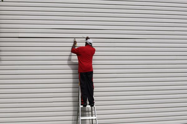 Loose Siding Repair in Schaumburg