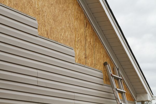 Loose Siding Replacement in Schaumburg